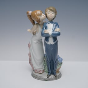 Lladro Figurine, Let's Make Up 1005555