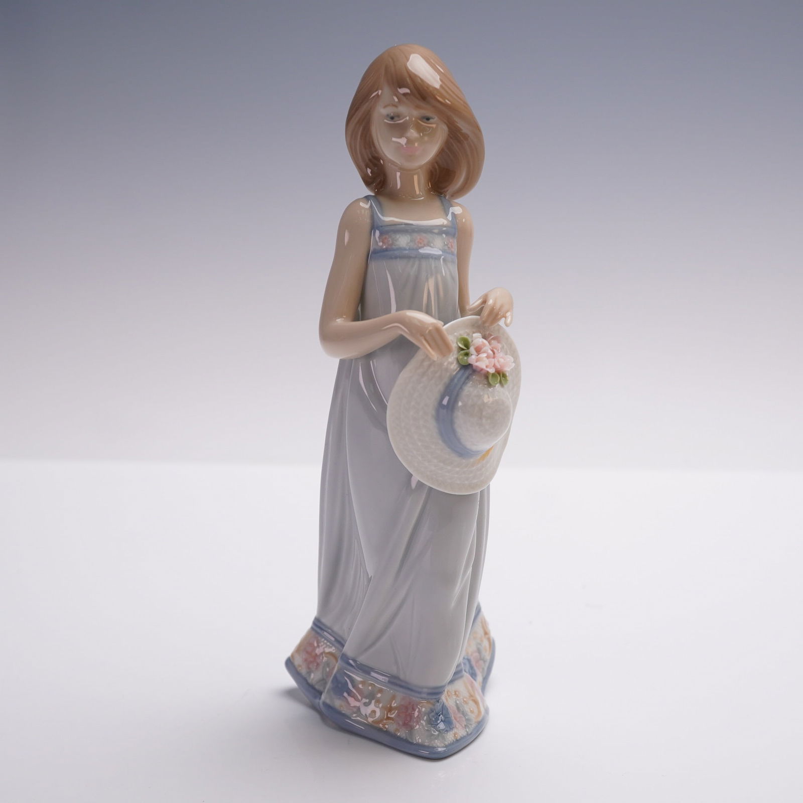 Lladro Porcelain Figurine Cathy 01005643 (1 of 4)