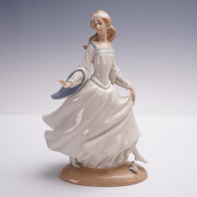 Lladro Porcelain Figurine, Cinderella 1004828