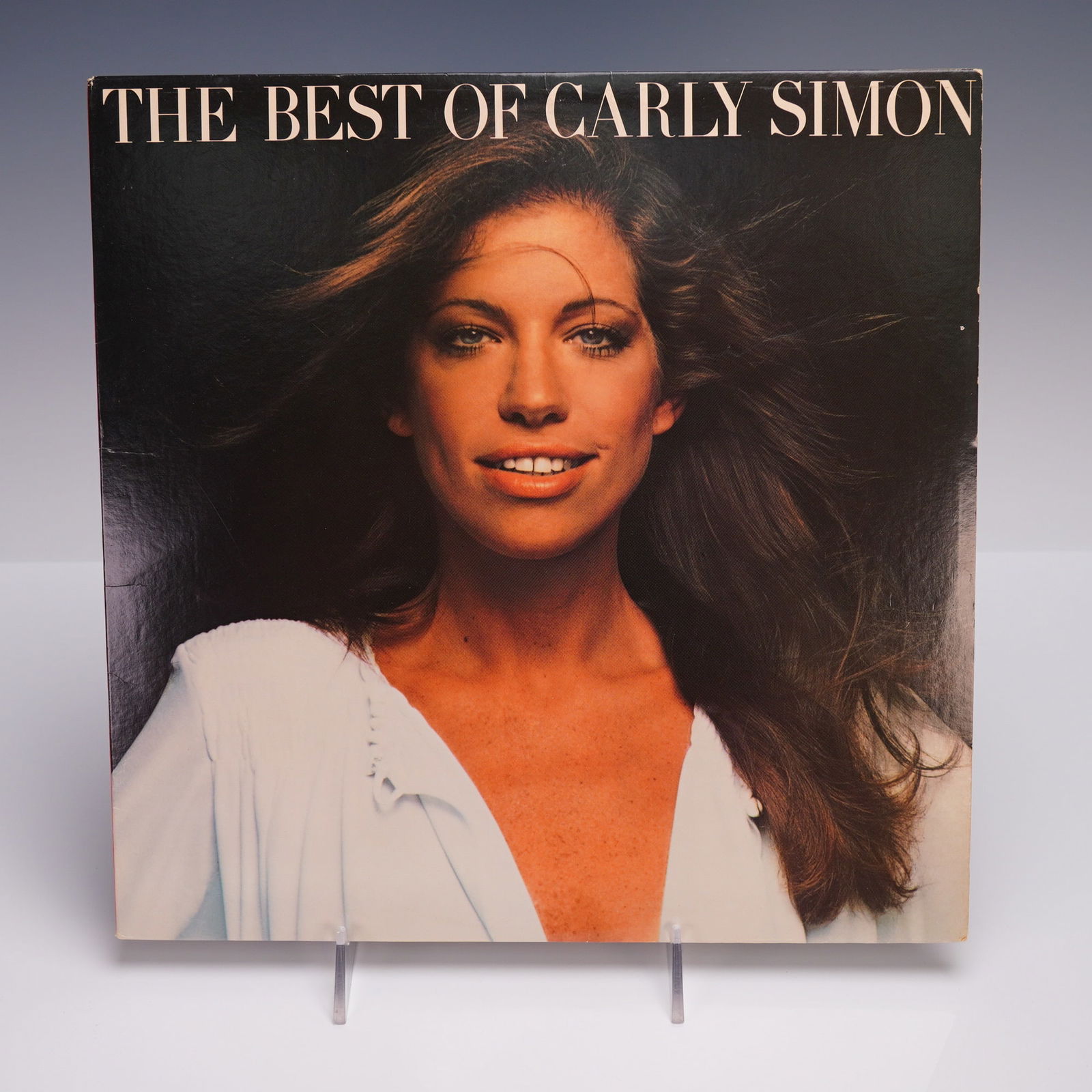 Elektra Records Carly Simon Vinyl Record, The Best of Carly Simon: An original pressing of The Best of Carly Simon, Volume One, released by Elektra Records in 1975. The album features a curated selection of Carly Simon's most beloved tracks from the early years of he