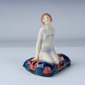 Negligee HN1228 - Royal Doulton Figurine