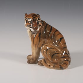 Seated Tiger HN912 - Royal Doulton Figurine