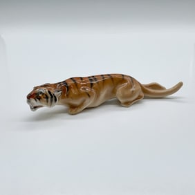 Tiger Stalking HN990 - Royal Doulton Figurine
