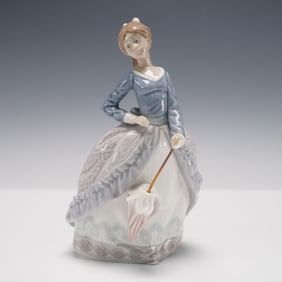 Lladro Porcelain Figurine Evita 01005212