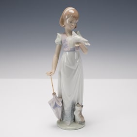 Lladro Porcelain Figurine, Summer Stroll 01007611
