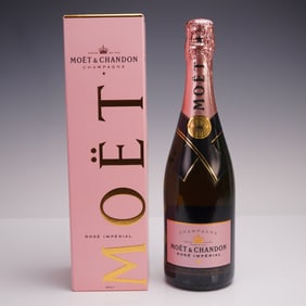 Moet and Chandon Rose Imperial Brut Champagne Gift Box 750ml