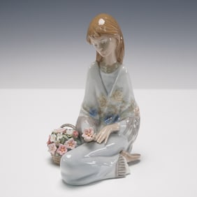 Lladro Porcelain Figurine Flower Song 01007607