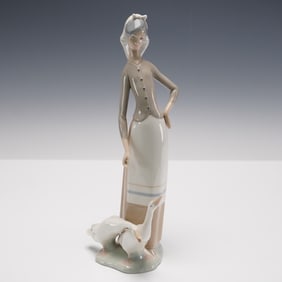 Lladro Porcelain Figurine Girl with Geese 01001035