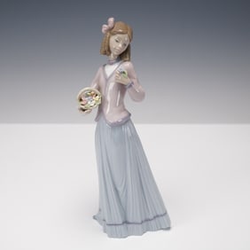 Lladro Porcelain Figurine, Innocence in Bloom 01007644