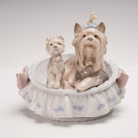 Lladro Porcelain Figurine, Our Cozy Home 01006469