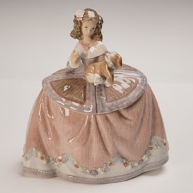 Lladro Porcelain Figurine, Pilar 1005410