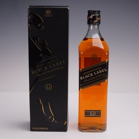 Johnnie Walker Black Label 12 Year Blended Scotch Whisky Gift Box 750ml