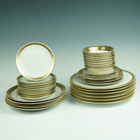 33 pc Hutschenreuth Royal Bavarian, HJ & Co. 18K Gold Porcelain Dinnerware