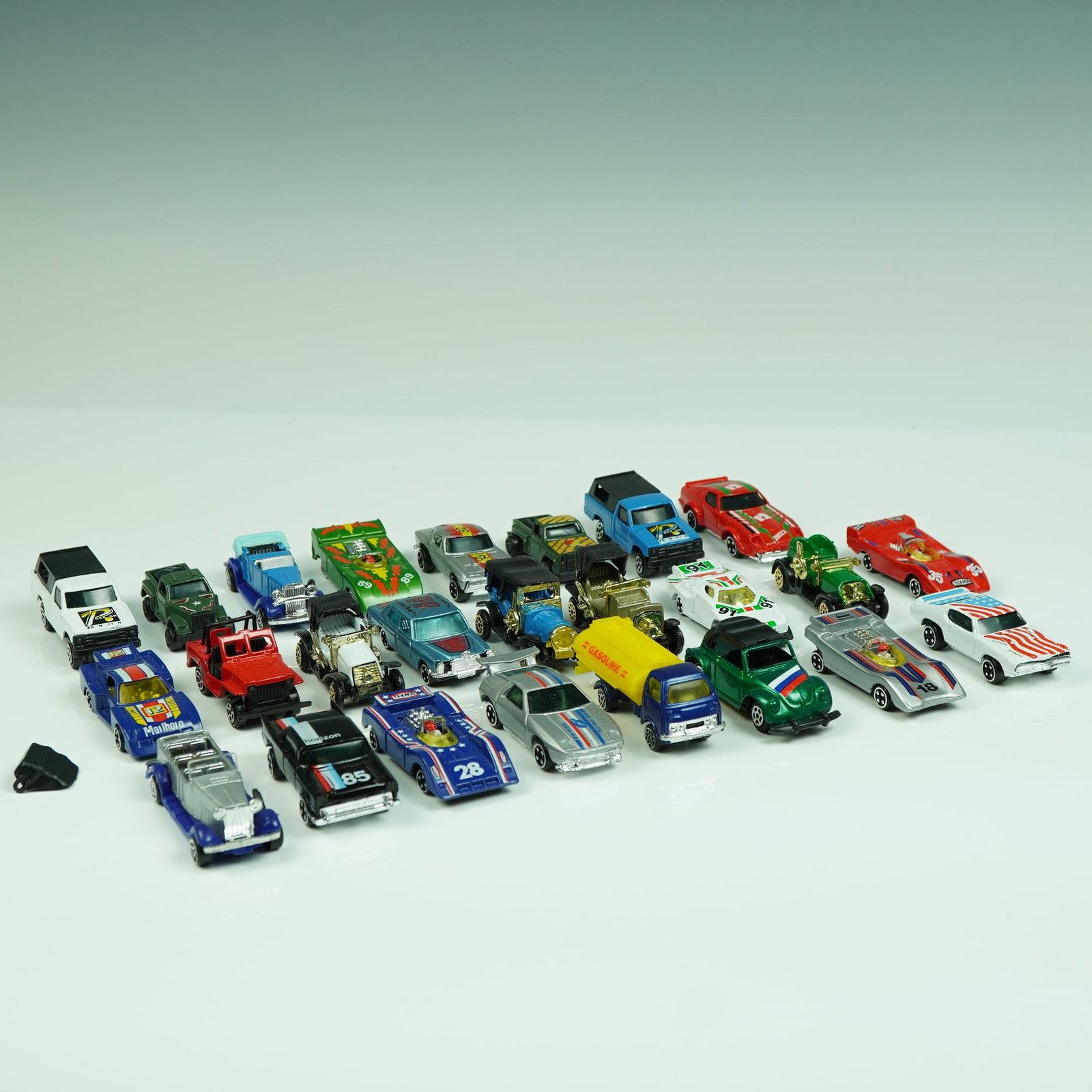 25pc Car Diecast Collection Miniatures w/ Racing, Military & Classics: Race into nostalgia with this thrilling set of 25 vintage diecast cars, featuring a dynamic variety of themes and designs. From retro roadsters and military jeeps to Formula-style racers and 1930s-sty