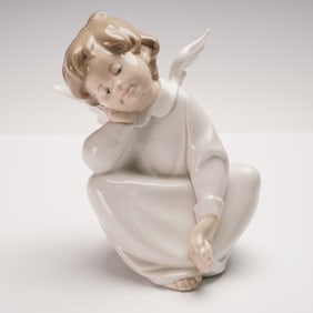 Lladro Porcelain Figurine, Cherub, Dreaming 01004961