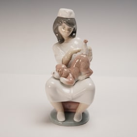 Lladro Porcelain Figurine, Little Veterinarian 01006348