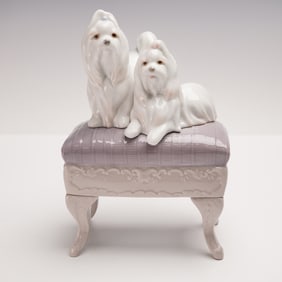 Lladro Porcelain Figurine, Looking Pretty 01006688