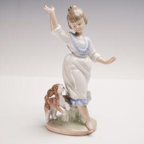 Lladro Porcelain Figurine, Wednesdays Child 01006016