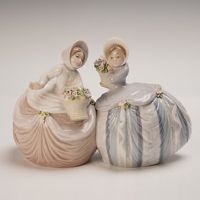 Lladro Porcelain Figurines, Petite Pair 1005384
