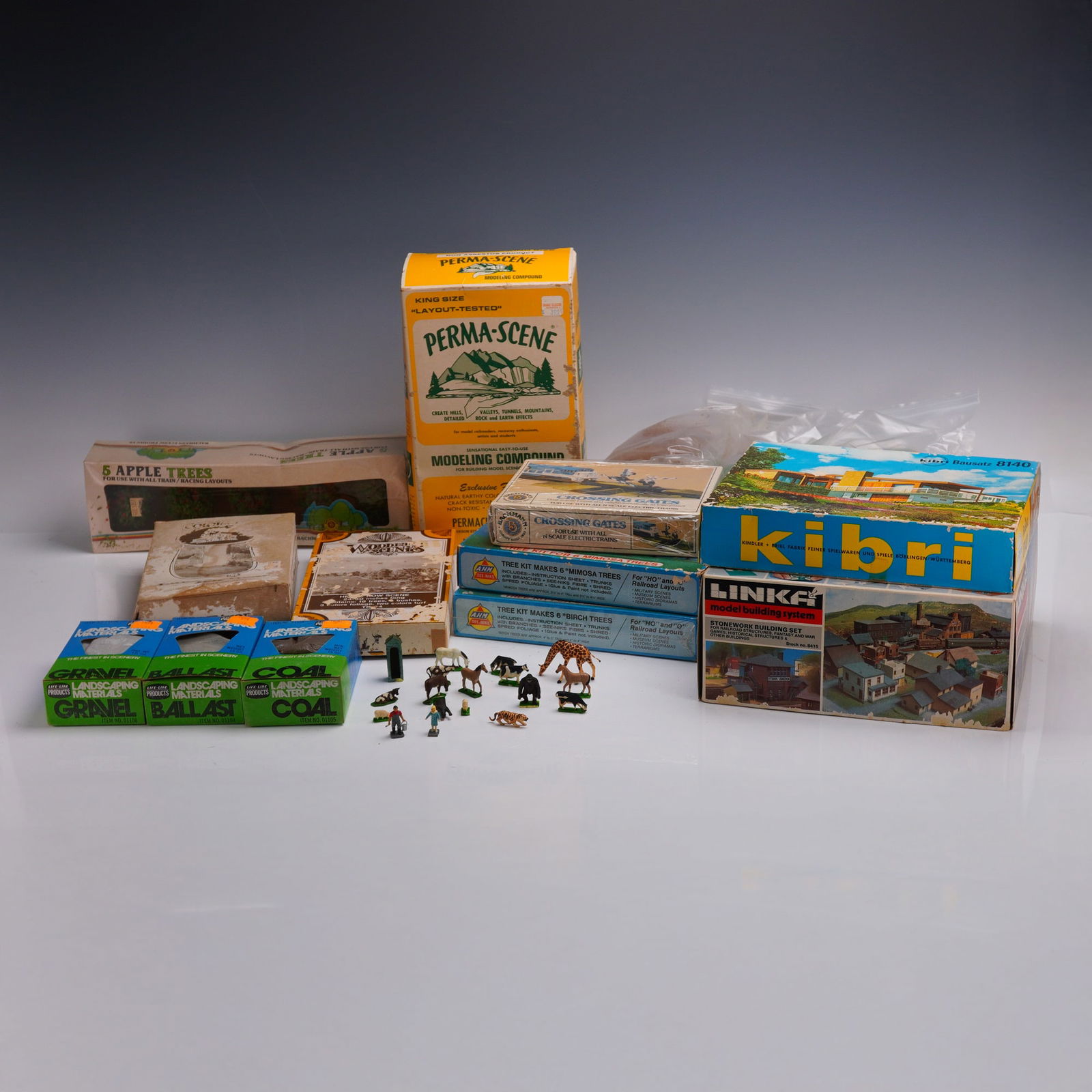 25pc+ Model Train Scenery Kits, Buildings, and Accessories (1 of 9)