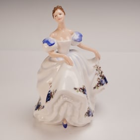 Royal Doulton Figurine Beatrice HN3263