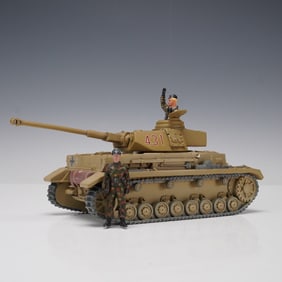 2pc Panzer IV Desert Camouflage Tank Model and Officer Figures