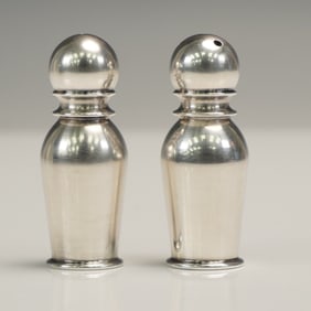 2pc Metal Salt and Pepper Shaker Set