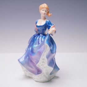 Royal Doulton Figurine Elizabeth HN2465 1990