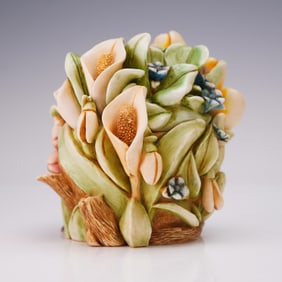 Harmony Kingdom Covered Box Figurine, Spring Bouquet
