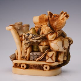 Harmony Kingdom Covered Box Figurine, Wolfie In Space