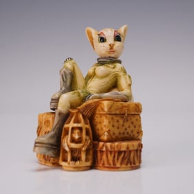 Harmony Kingdom Covered Box Figurine, Minx On The Moon