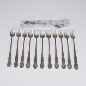 12pc International Sterling Silver Brocade Seafood Forks Set