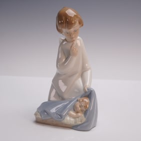 Lladro Porcelain Figurine Angel with Child 01004635