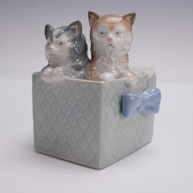 Nao by Lladro Porcelain Figurine, Purr-fect Gift