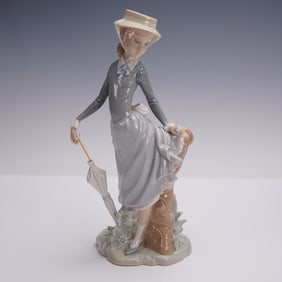 Lladro Porcelain Figurine 4912 Young Lady in Trouble
