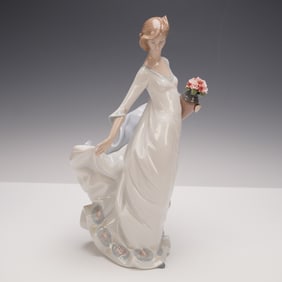Lladro Porcelain Figurine, Reverie Moment 01008242