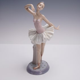 Lladro Porcelain Figurine, Stage Presence 01006323
