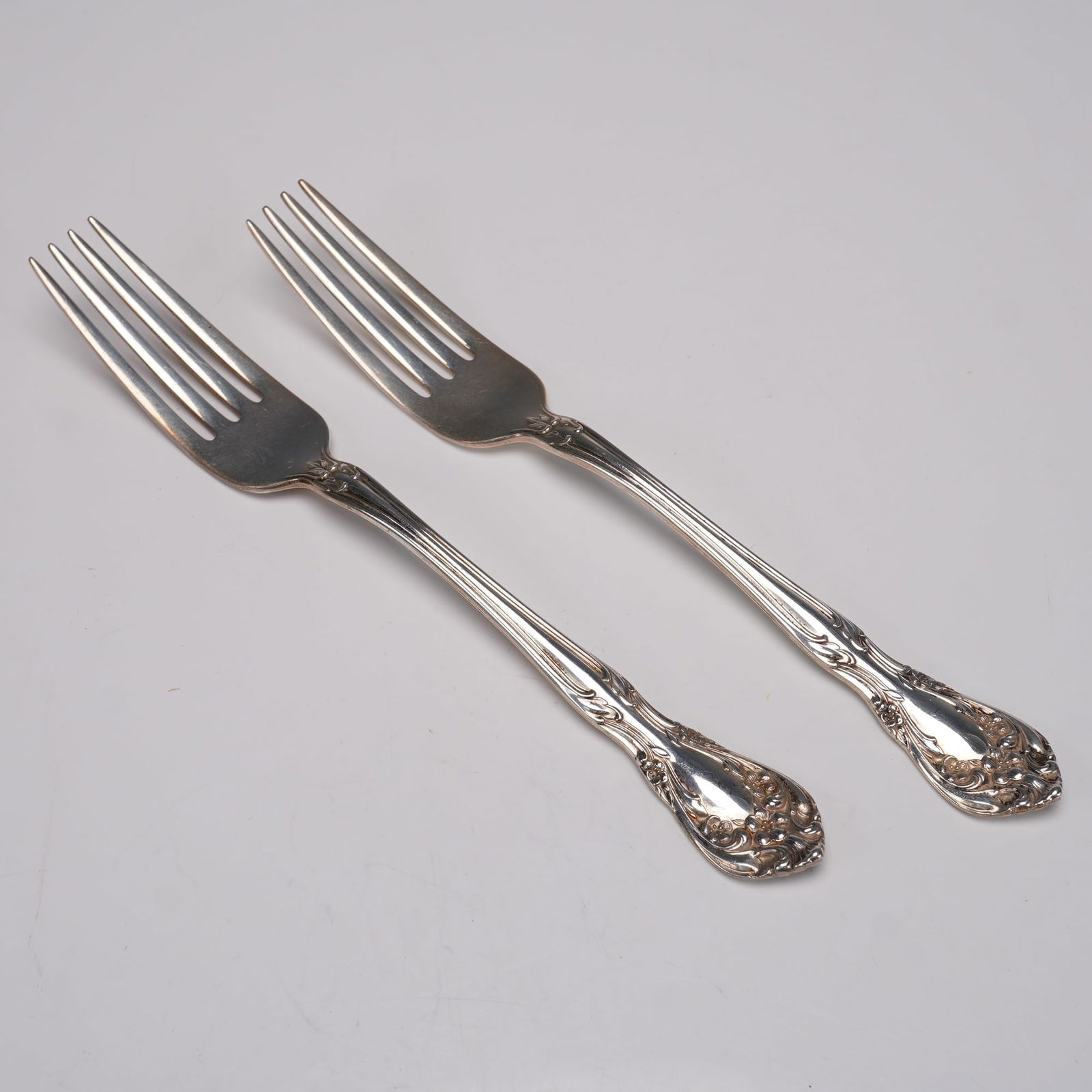 2pc Alvin Sterling Silver Chateau Rose Dinner Forks (1 of 7)