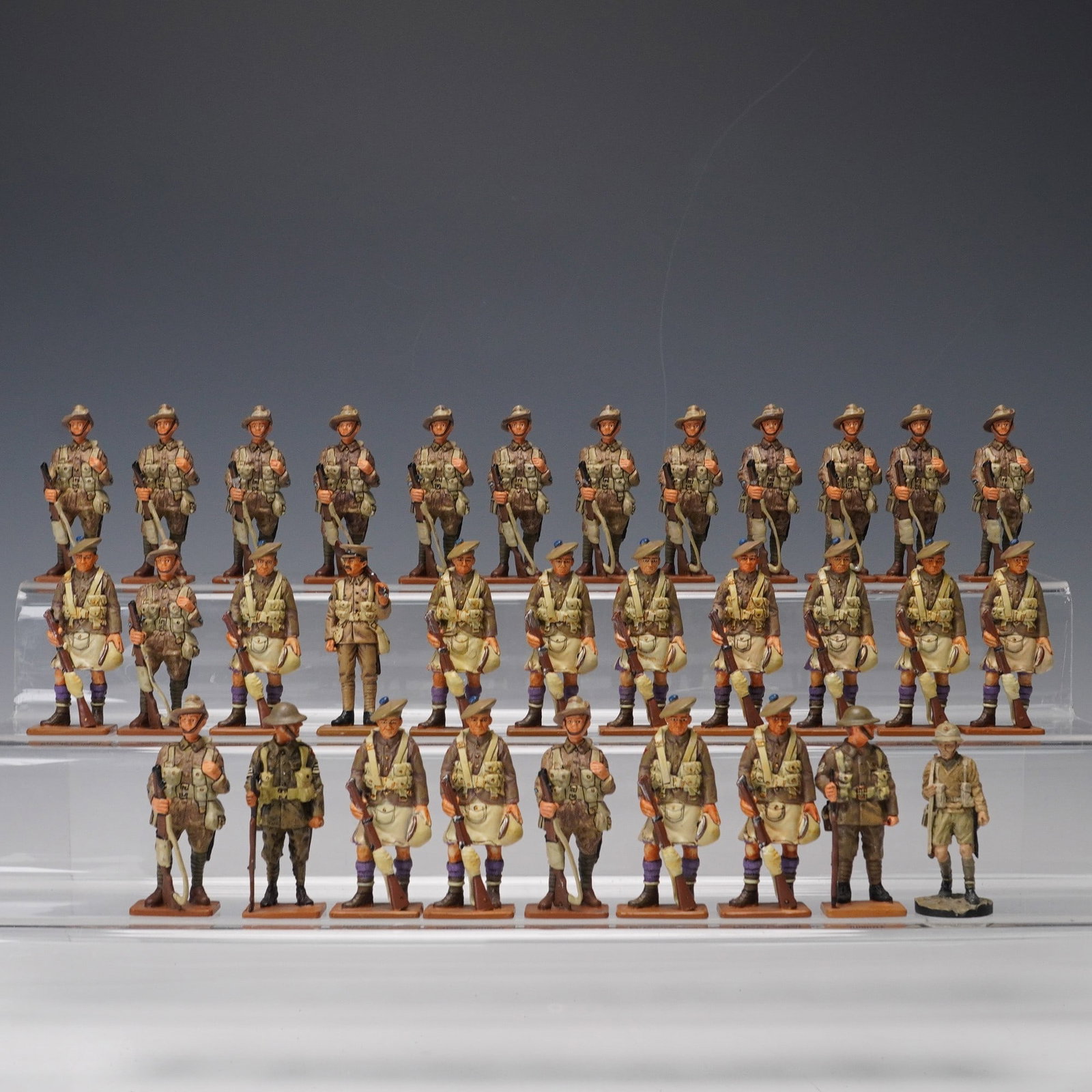32pc Del Prado Collection, WWI Military Figures: A group of 32 painted metal military figures from the Del Prado Collection, each marked to the base, depicting various World War I soldiers including Sergeant A.I.F. Australia 1918, Private London Sco