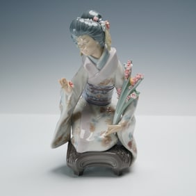 Lladro Porcelain Figurine, Kiyoko 1001450
