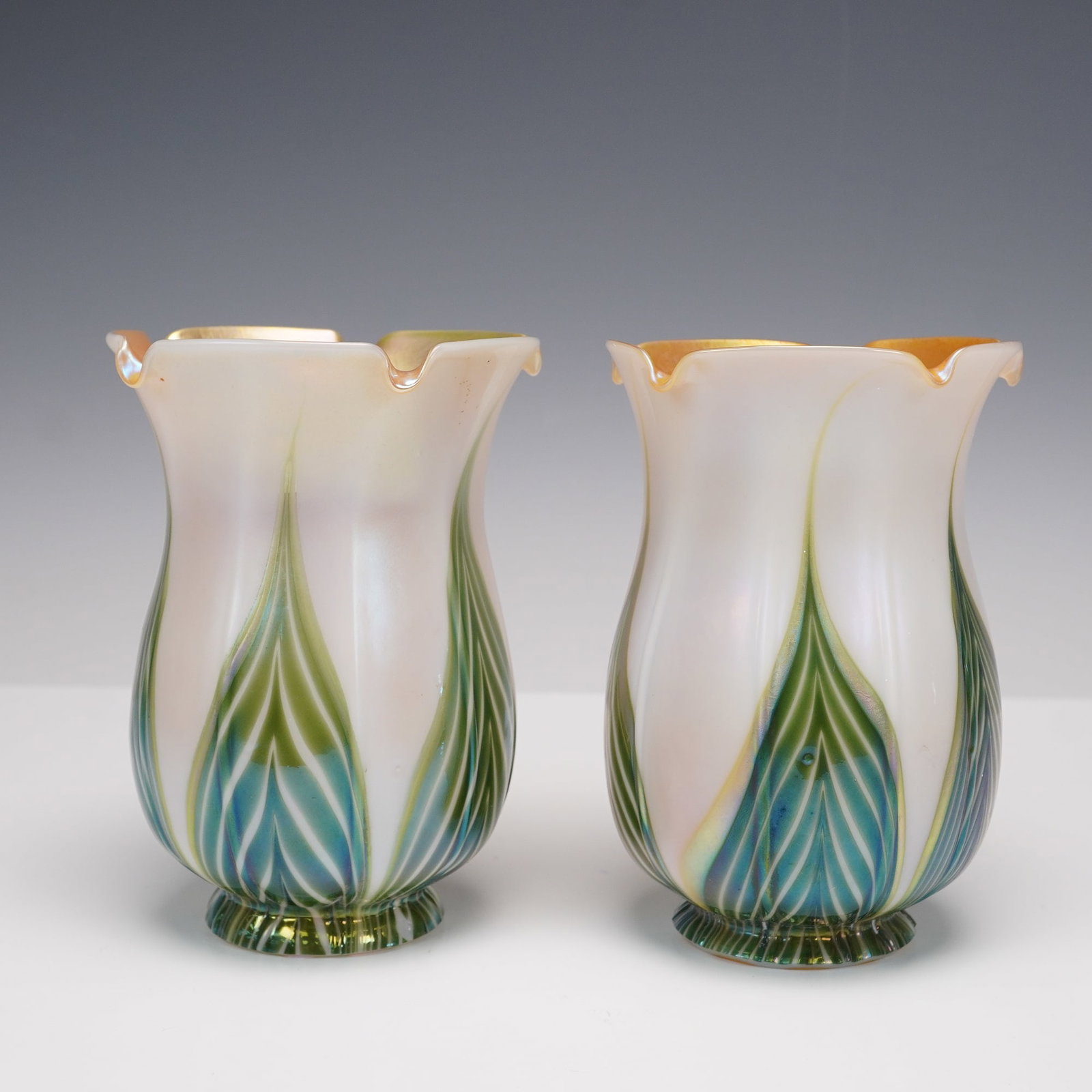 Pair of Lundberg Studios Art Glass Lampshades (1 of 9)