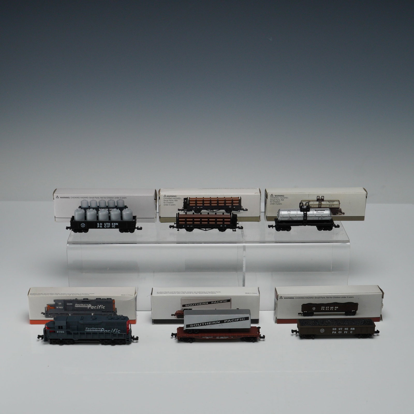 6pc Toy Train Line Freight Cars and Locomotives (1 of 8)