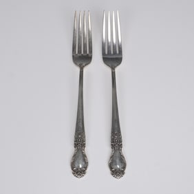 2pc International Sterling Silver Brocade Pattern Forks