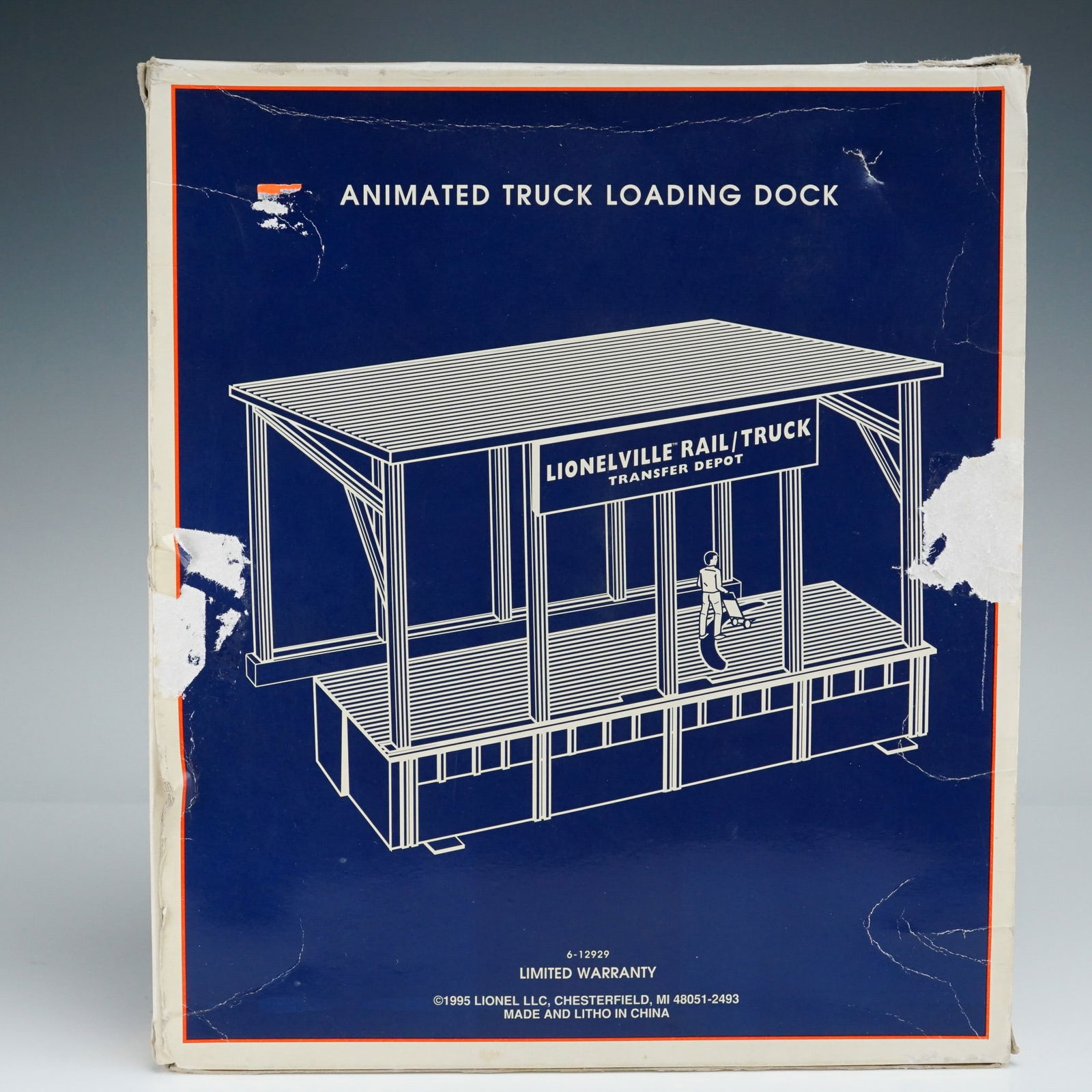 Lionel Animated Truck Loading Dock (1 of 3)