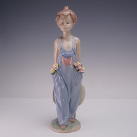 Lladro Porcelain Figurine, Pocket Full of Wishes 1007650