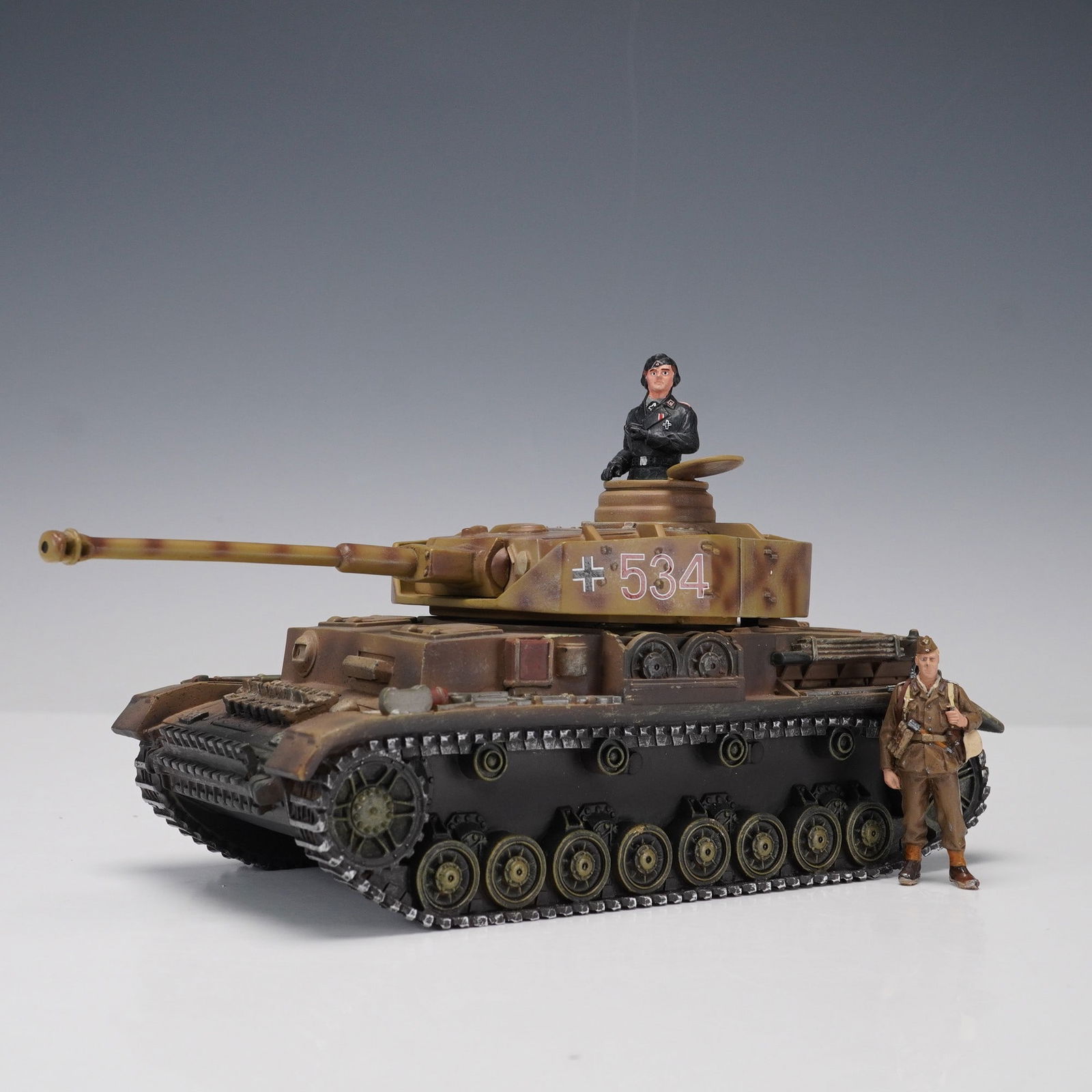 2pc Britains Panzer IV Tank Model and German Infantry Figures (1 of 8)
