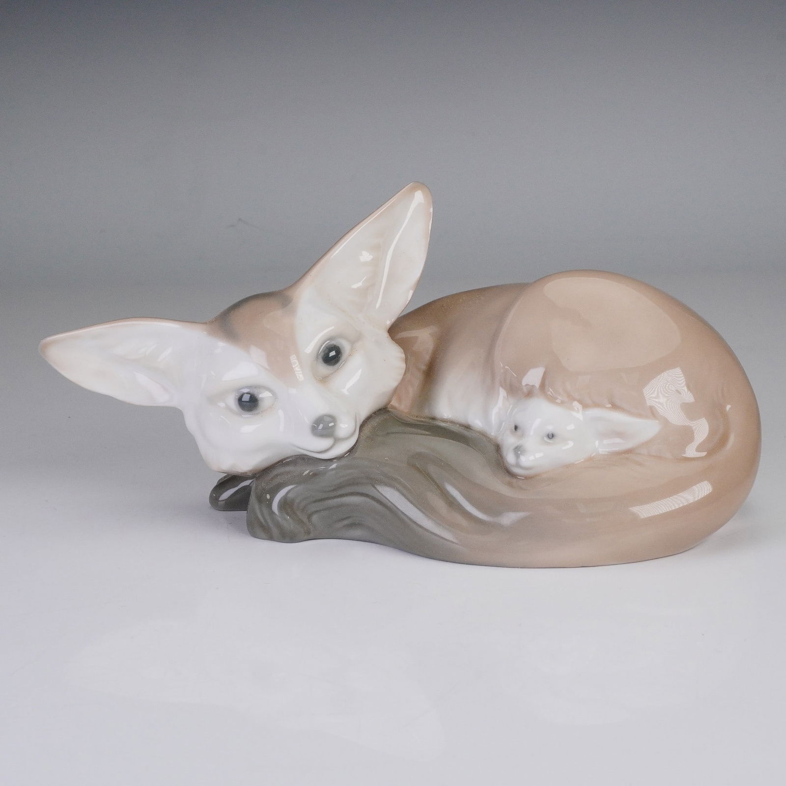 Lladro Porcelain Figurine, Fox and Cub 1001065 (1 of 6)