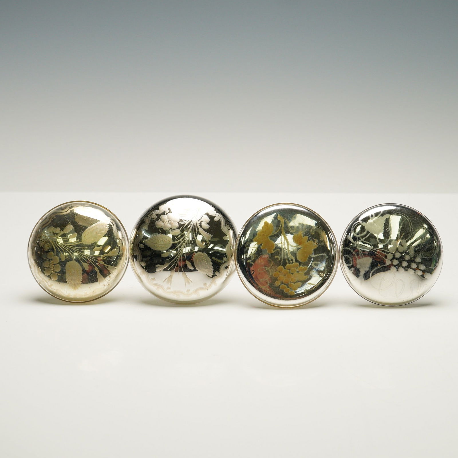 4pc Mercury Glass Grape and Floral Motif Curtain Tie Backs (1 of 4)