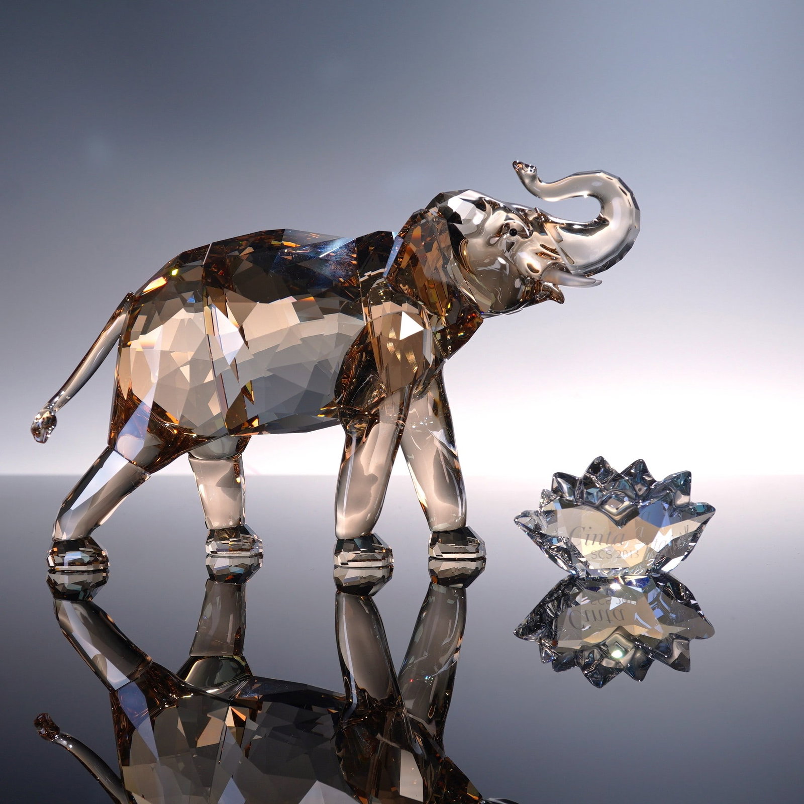 3pc Swarovski Crystal Figurine, Plaque and Gloves, Cinta (1 of 8)