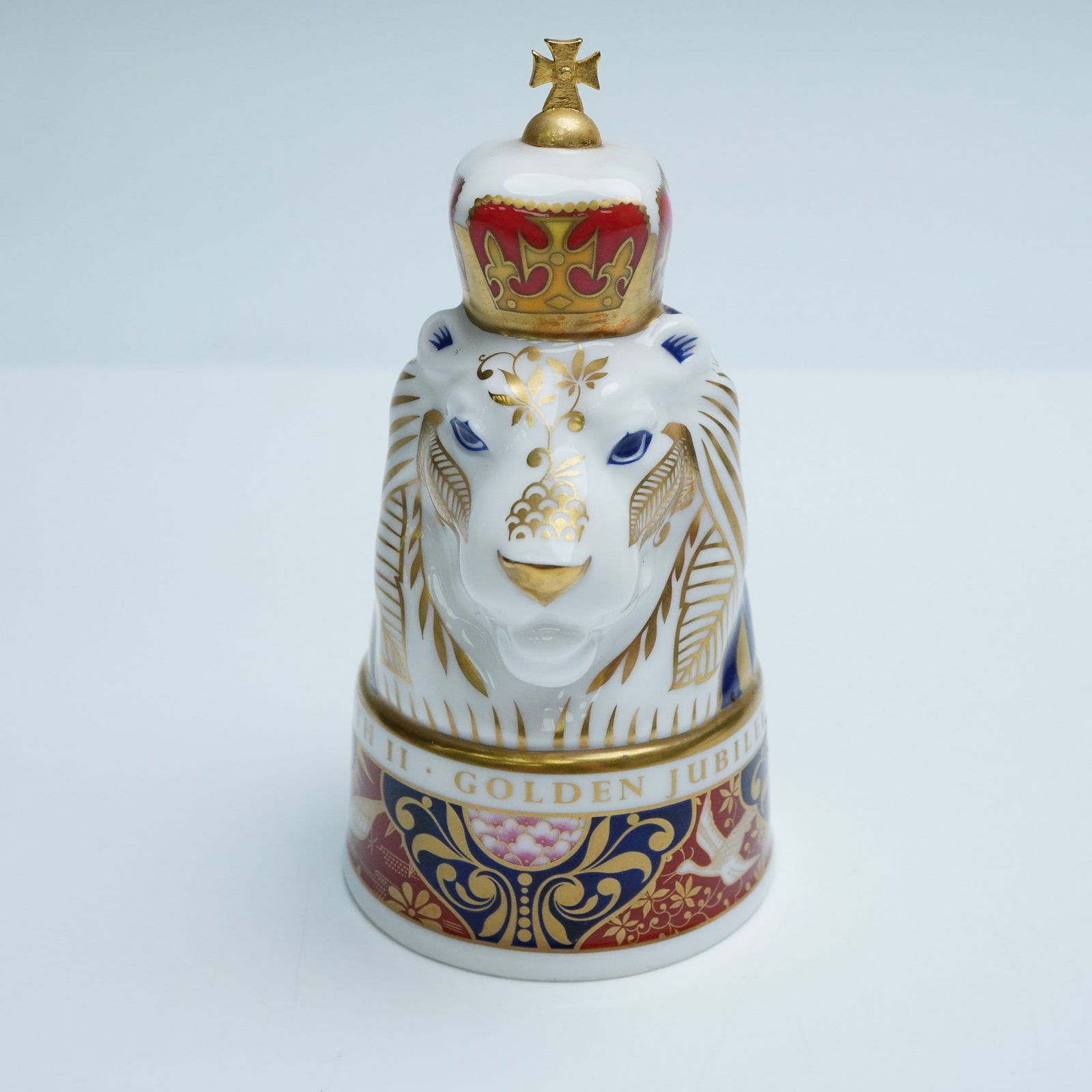 Royal Worcester Commemorative Candle Snuffer, Lion (1 of 4)